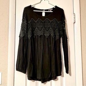 Womens beautiful Jodifl black long sleeve soft top with lace, size S